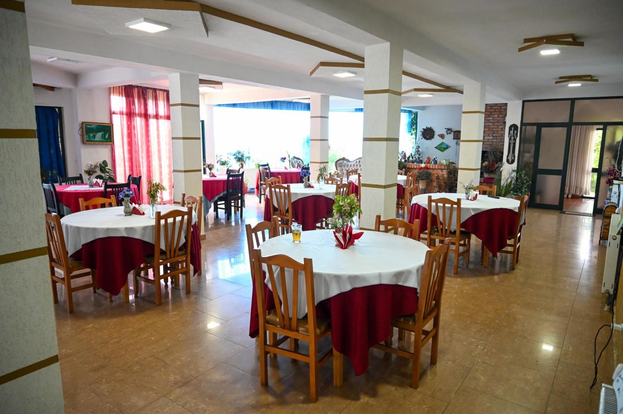 Hotel Joni Restaurant Bucimas Esterno foto
