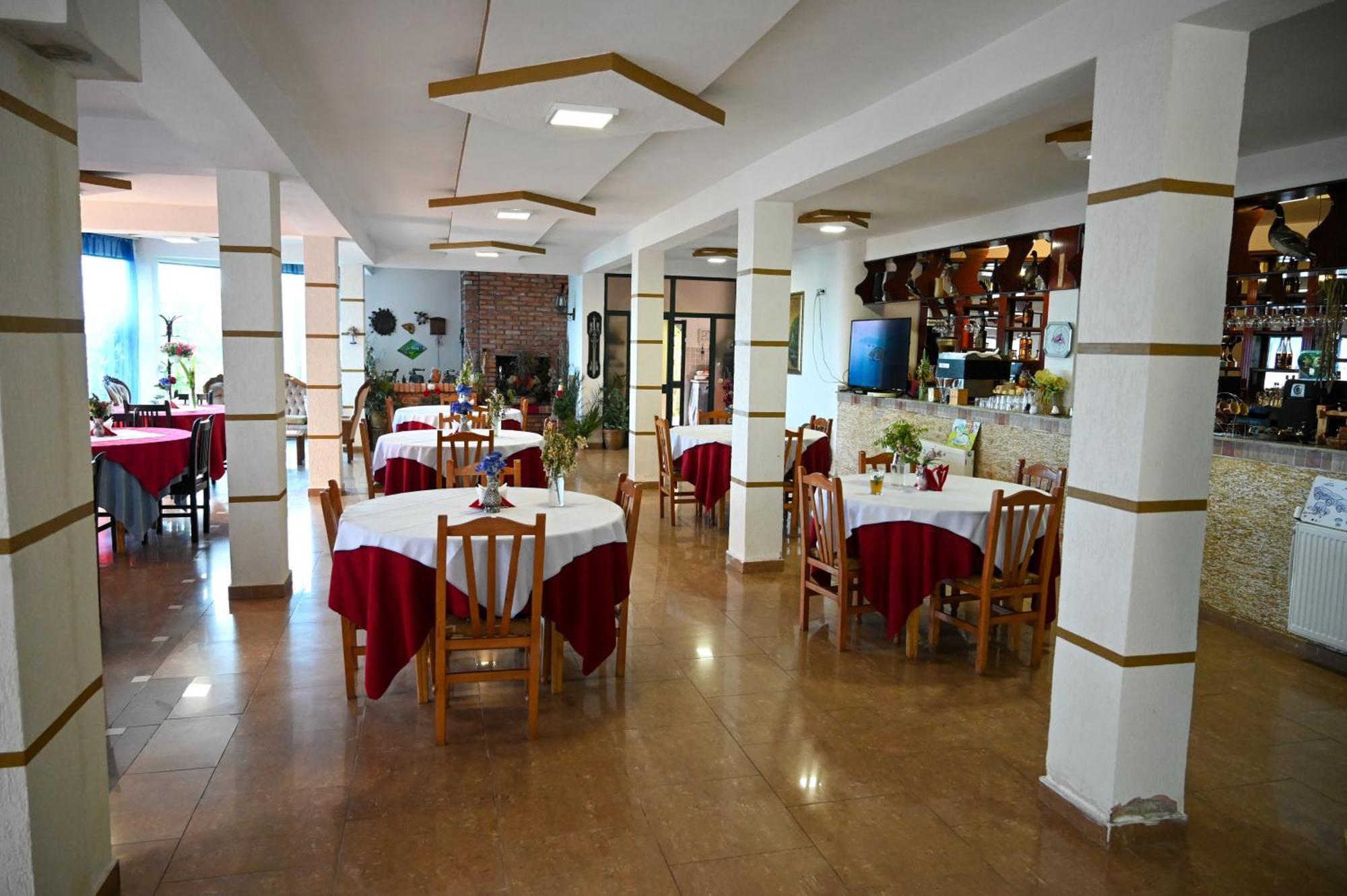 Hotel Joni Restaurant Bucimas Esterno foto