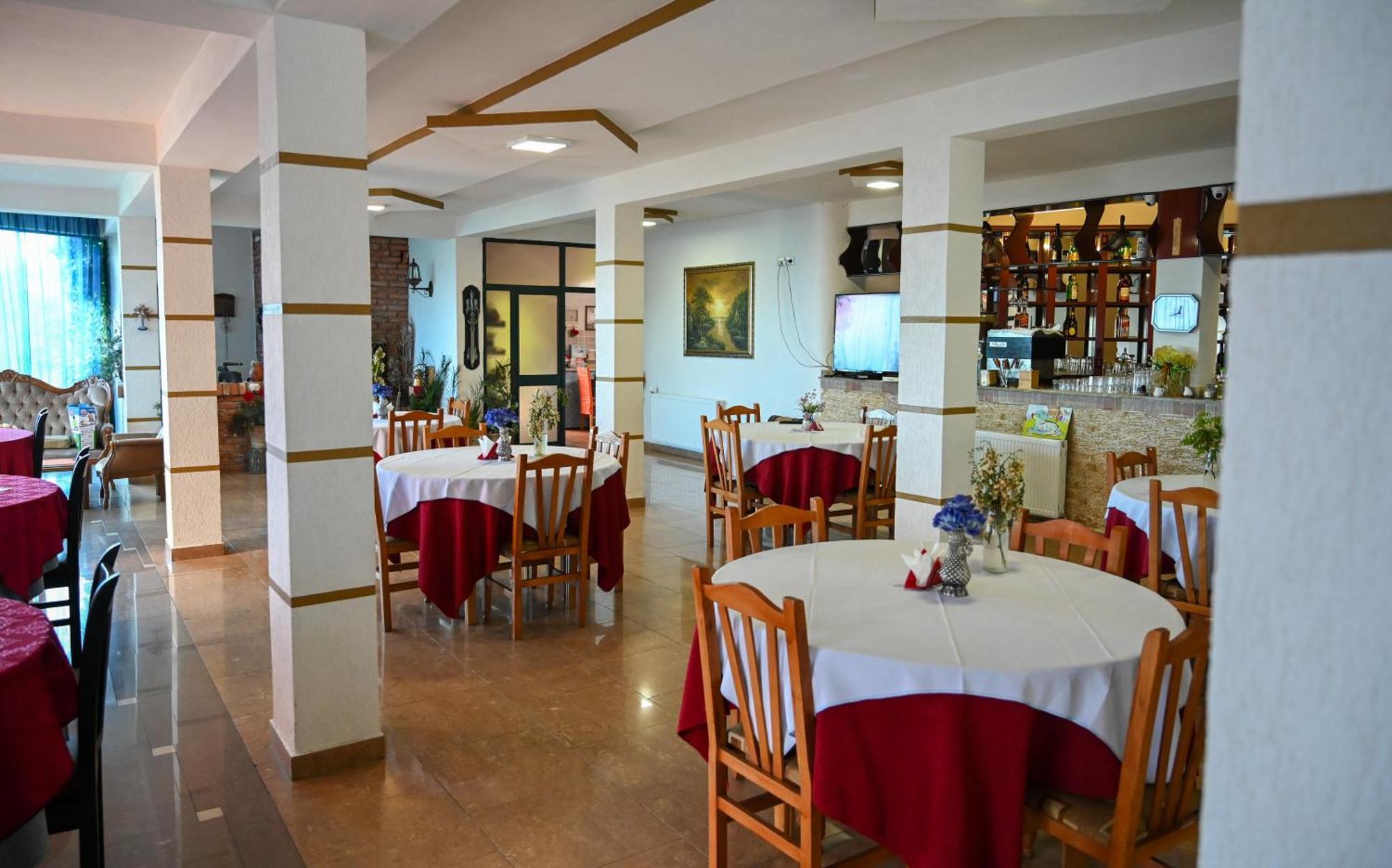 Hotel Joni Restaurant Bucimas Esterno foto