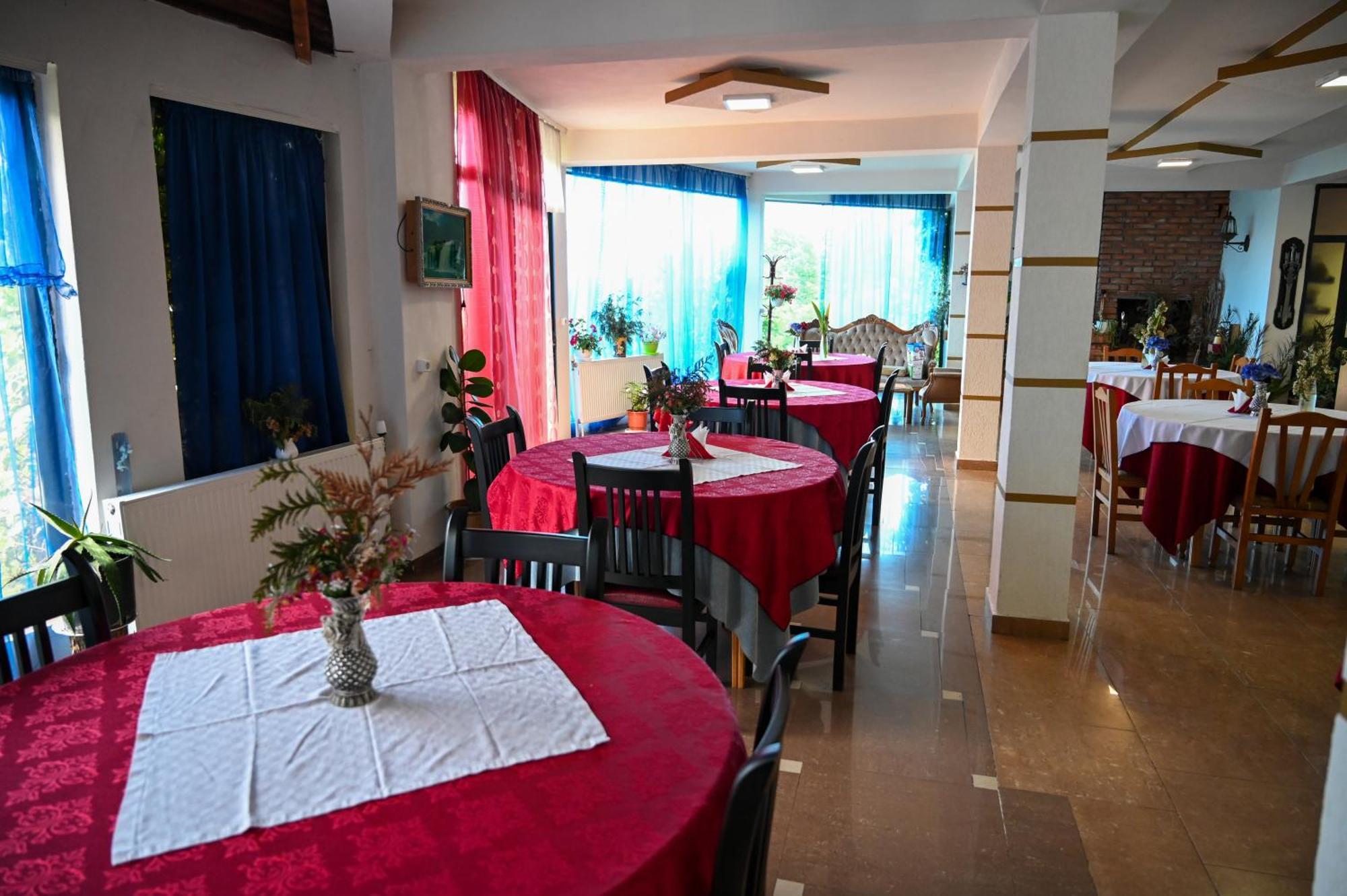 Hotel Joni Restaurant Bucimas Esterno foto