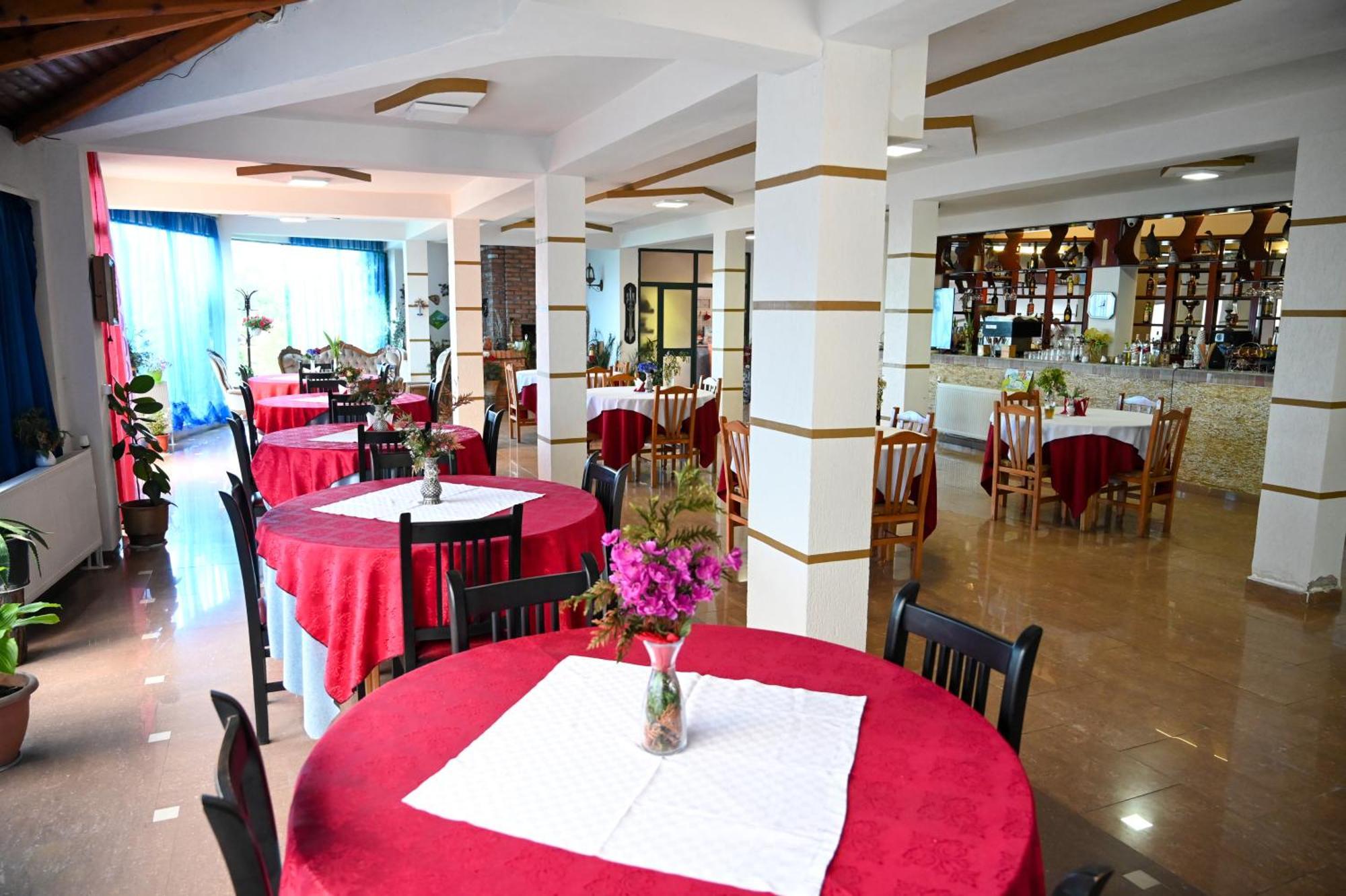 Hotel Joni Restaurant Bucimas Esterno foto